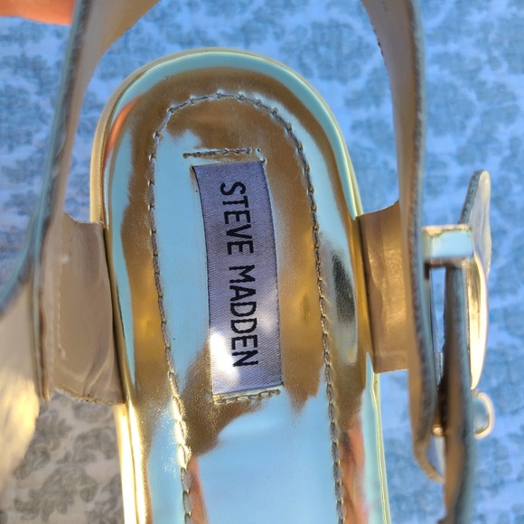 Steve Madden Surfside Vintage Platform Metallic Gold Sandal - Picture 12 of 13